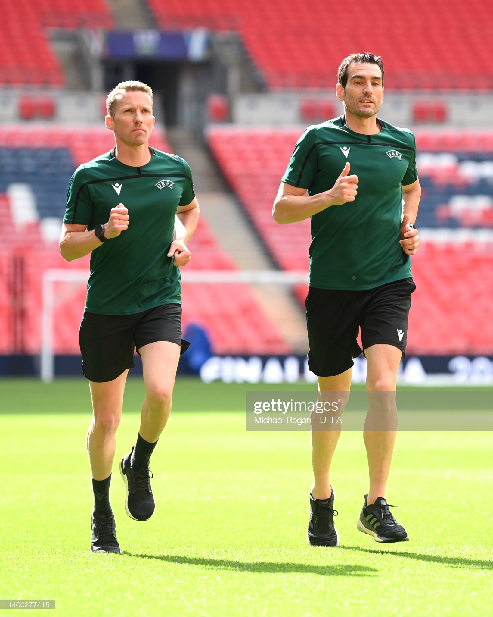 底特律活塞训练开放日，赛后主帅复盘引欢呼，西甲在即，身体对抗强度拉满的简单介绍