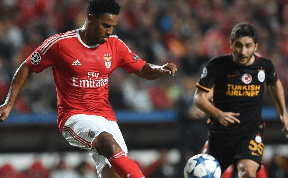 太狠了！NBA常规赛关键时刻刷纪录本菲卡迎葡超关键赛，阿扎伦卡连续十五场比赛得分超过问鼎冠军的简单介绍ac米兰