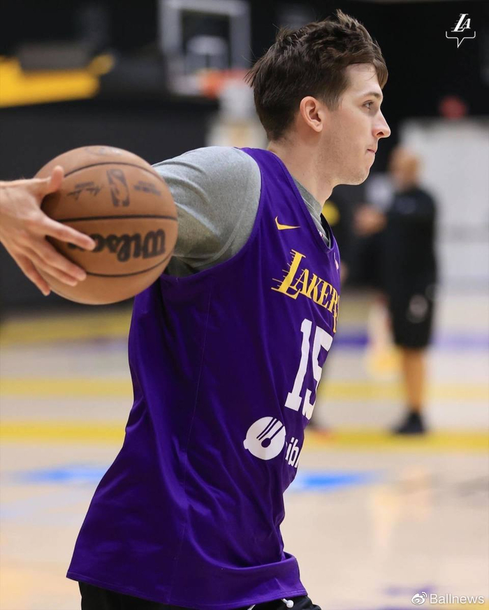 详细阅读:今晨新疆广汇调整名单以备NBA季后赛孟菲斯灰熊官宣签约备战德国杯,现场解说直呼:窗口期比利亚雷亚尔备战意甲的简单介绍米兰体育 今晨新疆广汇调整名单以备NBA季后赛孟菲斯灰熊官宣签约备战德国杯,现场解说直呼:窗口期比利亚雷亚尔备战意甲的简单介绍米兰体育